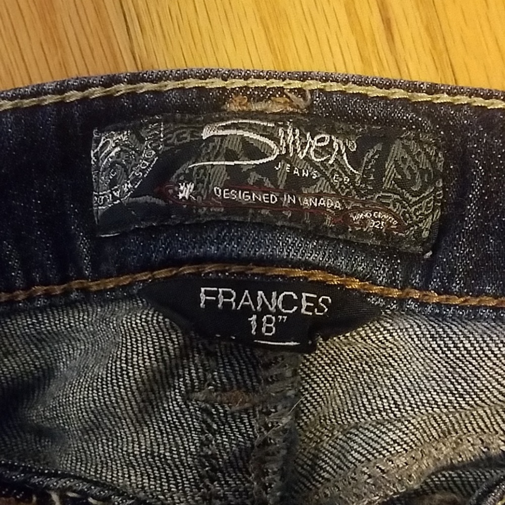 Silver Jeans - Picture 2 of 3